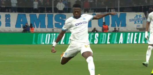 Mbemba buteur lors de OM-Atalanta